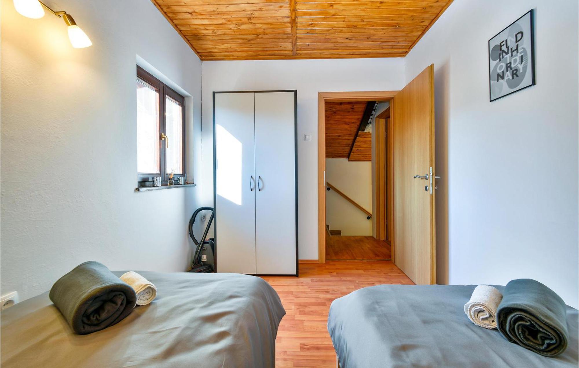 2 Bedroom Gorgeous Home In Gornje Stative ภายนอก รูปภาพ